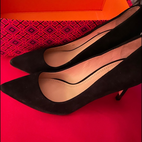NIB BLK SUEDE TORY BURCH HEELS - Picture 2 of 3